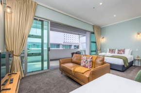 Fabulous renovated studio PW